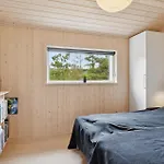 Three-bedroom In Casa vacanze