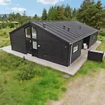 Three-bedroom In Casa vacanze *