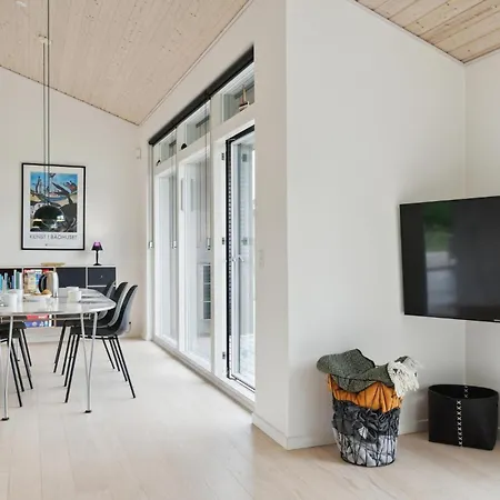 Three-bedroom In 度假居 *